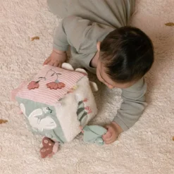 Little Dutch Activiteitenkubus Soft - Flowers & Butterflies -Little Dutch little dutch activiteitenkubus soft flowers butterflies 3